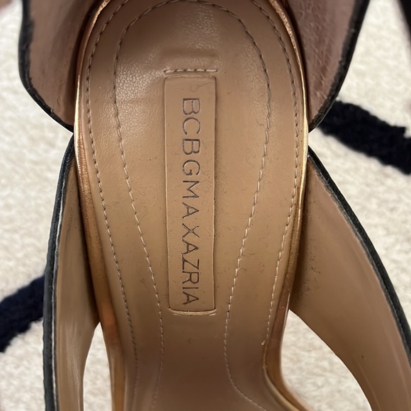 BCBG black/gold heels - Picture 4 of 4